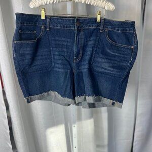 NWT Maurices Mid-Rise 6" Inseam Denim Shorts in Medium Wash - Size 24W